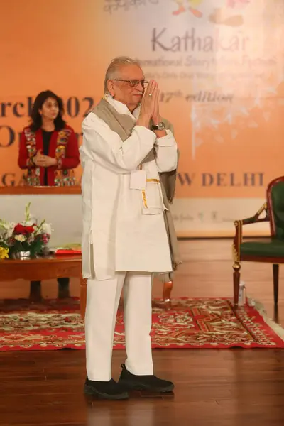 stock image NEW DELHI, INDIA - MARCH 17, 2024: Bollywood lyricist Gulzar during the 17th Kathakar International Storytellers Festival at Delhis Bharat Mandapam, Pragati Maidan, on March 17, 2024 in New Delhi, India