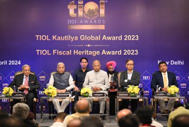 NEW DELHI, INDIA - APRIL 6, 2024: Ramnath Kovind, TIOL 'un Mali Miras ve Kautilya Global Ödülleri sırasında 6 Nisan 2024 tarihinde Yeni Delhi, Hindistan' da Taj Hotel Mansingh Road 'da görülen eski Hindistan Cumhurbaşkanı. Fotoğraf: Sanchit Khanna / Hindustan Times )