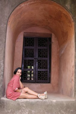 NEW DELHI, INDIA - 13 Nisan 2024: Bollywood oyuncusu Apoorva Arora, 13 Nisan 2024 tarihinde Hindistan 'ın Yeni Delhi kentinde, HT City ile özel bir röportaj ve özel çekim sırasında poz verdi.