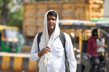 NOIDA, INDIA - 10 Nisan 2024: 10 Nisan 2024 Noida, Hindistan 'da sıcak bir yaz günü 38. (Fotoğraf: Sunil Ghosh / Hindustan Times ) 