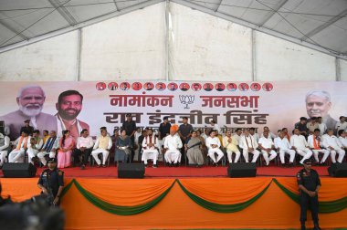 GURUGRAM, INDIA - APRIL 29, 2024: Haryana başbakanı, Nayab Singh Saini, Birlik Dışişleri Bakanı ve BJP Gurugram meclis seçmen adayı, Rao Inderjit Singh ve eski milletvekili Sudha Yadav 