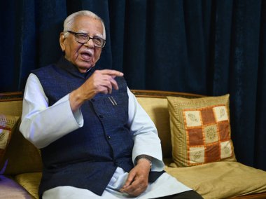 MUMBAI, INDIA - 30 Nisan 2024: Eski Uttar Pradesh valisi ve Bharatiya Janata Parti lideri Ram Naik 30 Nisan 2024 'te Hindistan' ın Mumbai kentinde HT 'ye verdiği röportajda.