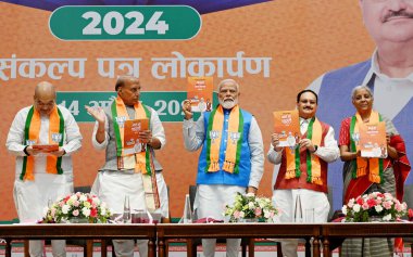 NEW DELHI, INDIA - 14 APRIL: Başbakan Narendra Modi, İçişleri Bakanı Amit Şah, Savunma Bakanı Rajnath Singh, BJP Başkanı JP Nadda ve Maliye Bakanı Nirmala Sitharaman, BJP 'nin Lok Sabha Seçimleri Sankalp Patra' sının 2024 yılında başlatılması sırasında