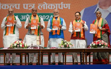 NEW DELHI, INDIA - 14 APRIL: Başbakan Narendra Modi, İçişleri Bakanı Amit Şah, Savunma Bakanı Rajnath Singh, BJP Başkanı JP Nadda ve Maliye Bakanı Nirmala Sitharaman, BJP 'nin Lok Sabha Seçimleri Sankalp Patra' sının 2024 yılında başlatılması sırasında