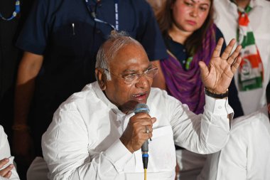 Congress President Mallikarjun Kharge, during the launch of the guarantee card by Congress for the upcoming Loksabha Election in North East Delhi's Usmanpur Area, on April 3, 2024 in New Delhi, India.  clipart