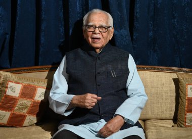 MUMBAI, INDIA - 30 Nisan 2024: Eski Uttar Pradesh valisi ve Bharatiya Janata Parti lideri Ram Naik 30 Nisan 2024 'te Hindistan' ın Mumbai kentinde HT 'ye verdiği röportajda.
