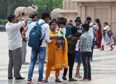 NOIDA, INDIA - 14 Nisan 2024 'te Hindistan' ın Noida kentinde Dalit ikonu BR Ambedkar 'ın 133. doğum yıldönümü münasebetiyle Rashtriya Dalit Prerna Sthal, sektör 95' te görüldü. Her yıl, 14 Nisan 'da, Dr. Bhimrao Ramji Ambedkar' ın doğumu. 
