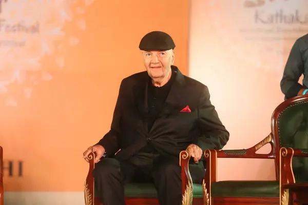 stock image NEW DELHI, INDIA - MARCH 17, 2024: Bollywood actor Prem Chopra during the 17th Kathakar International Storytellers Festival at Delhis Bharat Mandapam, Pragati Maidan, on March 17, 2024 in New Delhi, India