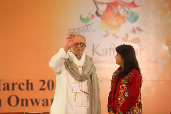 stock image NEW DELHI, INDIA - MARCH 17, 2024: Bollywood lyricist Gulzar during the 17th Kathakar International Storytellers Festival at Delhis Bharat Mandapam, Pragati Maidan, on March 17, 2024 in New Delhi, India