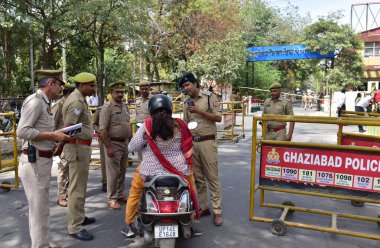 GHAZIABAD, INDIA - 28 Mart 2024: Gaziabad polisi, 28 Mart 2024 