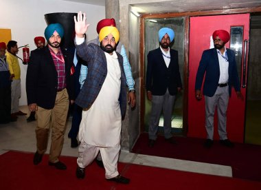 CHANDIGARH, INDIA - 5 Mart: Başbakan Punjab Bhagwant Singh Mann Punjab Bütçe Günü oturumuna katılacak, Punjab Vidhan Sabha 5 Mart 2024 tarihinde Chandigarh, Hindistan 'da. 