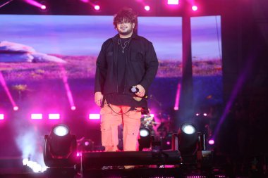 NEW DELHI, INDIA - 2 Mart 2024: Şarkıcı-müzik bestecisi Vishal Mishra, Fever Network 'ün canlı eğlence düşey düşey küratörlüğünü yaptığı Pehle Bhi Main India Tour sırasında sahne aldı