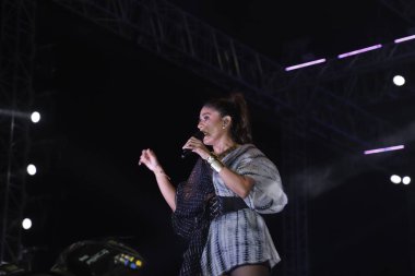 NEW DELHI, INDIA - Mart 2 2024: Bollywood şarkıcısı Sunidhi Chauhan, Netaji Subhas Teknoloji Üniversitesi 'nde (NSUT)