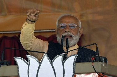 NORTH 24 PARGANAS, INDIA - 6 Mart 2024: Başbakan Narendra Modi, Bharatiya Janata Partisi ve Bharatiya Janata Mohila Morcha tarafından 6 Mart 2024 tarihinde Hindistan 'ın Kuzey 24 Parganas kentinde düzenlenen Narishakti Vandana mitinginde bir konuşma yaptı.  