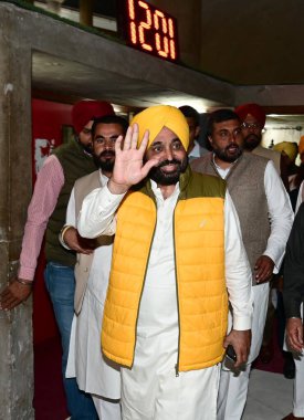 CHANDIGARH, INDIA - 12 Mart 2024 tarihinde Punjab Vidhan Sabha 'dan Hindistan' ın Chandigarh kentinde yapılan oturumun son gününde gelen Başbakan Punjab Bhagwant Mann. (Fotoğraf: Ravi Kumar / Hindustan Times) 