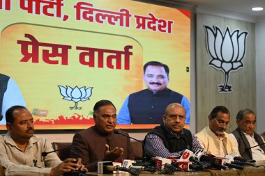 NEW DELHI, INDIA - 7 Mart 2024: Ramvir Singh Bidhuri, BJP 'nin Güney Delhi' den yaklaşan Lok Sabha Seçimleri adayı Delhi 'deki BJP' nin MLA 'ları, Pant Marg. 