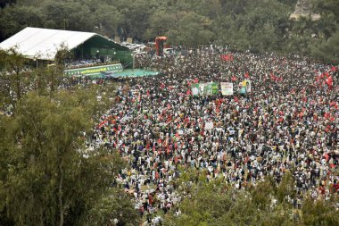 PATNA, INDIA - 3 Mart 2024 'te Hindistan' ın Patna kentinde RJD 'ler Jan Vishwas Maha Rallisi' nin hava görüntüsü. Hindistan Ulusal Kalkınma Ayrıcalıklı İttifakı (INDIA) liderleri, kongreden Rahul Gandi de dahil olmak üzere
