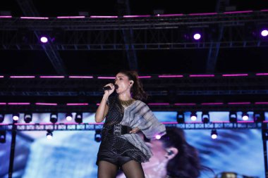 NEW DELHI, INDIA - Mart 2 2024: Bollywood şarkıcısı Sunidhi Chauhan, Netaji Subhas Teknoloji Üniversitesi 'nde (NSUT)