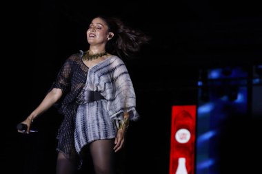 NEW DELHI, INDIA - Mart 2 2024: Bollywood şarkıcısı Sunidhi Chauhan, Netaji Subhas Teknoloji Üniversitesi 'nde (NSUT)