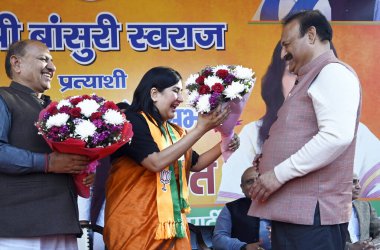 NEW DELHI, INDIA - 4 Mart: Yeni Delhi adayı Bansuri Swaraj 4 Mart 2024 'te Delhi' deki BJP genel merkezinde düzenlenen bir etkinlikte.  