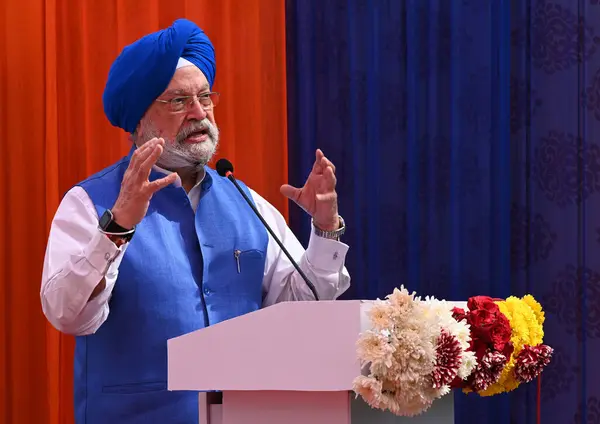 stock image NEW DELHI, INDIA - MARCH 15, 2024: Union Minister of Petroleum and Natural Gas Hardeep Singh Puri addresses during the launch of Ethanol 100 at Indian Oils Irwin Road Service Station.