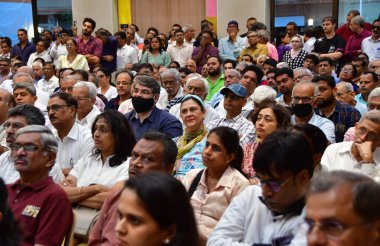 MUMBAI, INDIA - 26 Mart 2024: Maharashtra Meclis Başkanı Rahul Narvekar, 1999 Pugree Kiracılık Eylem Komitesi tarafından düzenlenen 9. Hakim Bench, Yüksek Mahkeme ve Maharashtra Kira Yasası 'nın güncel oturumuna katıldı..