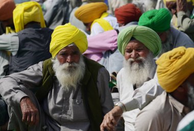 NEW DELHI, INDIA - 14 Mart 2024: Hindistan 'ın dört bir yanından çiftçiler' Kisan Mazdoor Mahapanchayat 'için MSP merkezlerinin politikalarını protesto etmek üzere Ramlila Meydan' da toplandılar