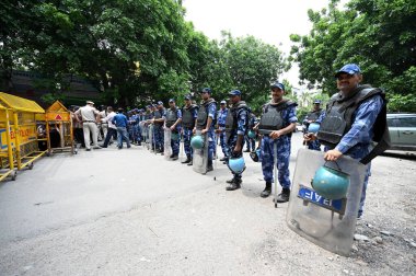 NEW DELHI, INDIA - 31 Temmuz 2024: Rau 'nun Eski Rajinder Nagar' daki koçluk merkezinin önünde protesto yapan öğrenciler, geçen hafta 3 UPSE adayı suların altında kalarak öldü, 31 Temmuz 2024 tarihinde, Hindistan 'ın Yeni Delhi kentinde. Fotoğraf: Salman Ali / Hindustan T