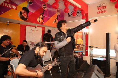 NEW DELHI, INDIA -FEBRUARY 16, 2024: Euphoria Band kurucusu ve baş vokalisti Palash Sen, HT Citys 'in 25. yaş günü kutlamasında sahne aldı