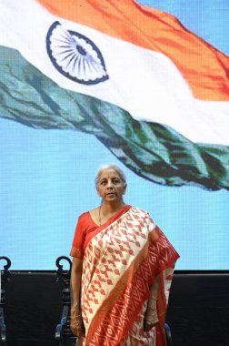 KOLKATA, INDIA - 27 Şubat 2024: Birlik Maliye Bakanı Nirmala Sitharaman, 27 Şubat 2024 'te Hindistan' ın Kolkata kentinde Viksit Bharat ve Doğu Hindistan hakkında konuşurken