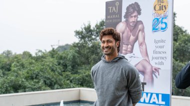 NEW DELHI, INDIA -FEBRUARY 3, 2024: Bollywood oyuncusu Vidyut Jamwal, HT Citys 25. yıldönümü kutlamasında, 3 Şubat 2024 tarihinde, Hindistan 'ın Yeni Delhi kentinde