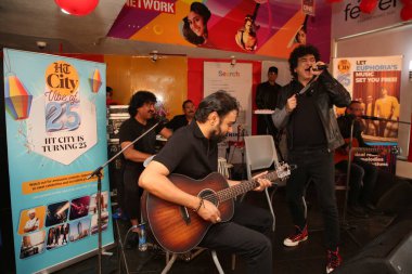 NEW DELHI, INDIA -FEBRUARY 16, 2024: Euphoria Band kurucusu ve baş vokalisti Palash Sen, HT Citys 'in 25. yaş günü kutlamasında sahne aldı