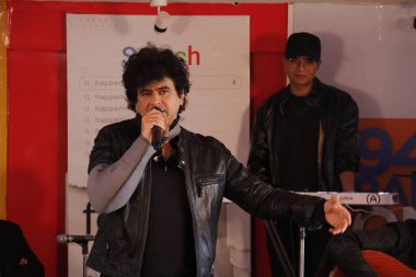 NEW DELHI, INDIA -FEBRUARY 16, 2024: Euphoria Band kurucusu ve baş vokalisti Palash Sen, HT Citys 'in 25. yaş günü kutlamasında sahne aldı