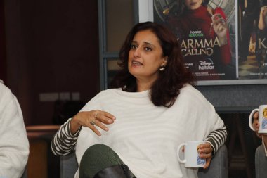 NEW DELHI, INDIA - 2 Şubat 2024: Bollywood yönetmeni Ruchi Narain, yaklaşan gerilim dizisi Karmma Calling 'in tanıtımı için HT City' ye verdiği özel röportajda 