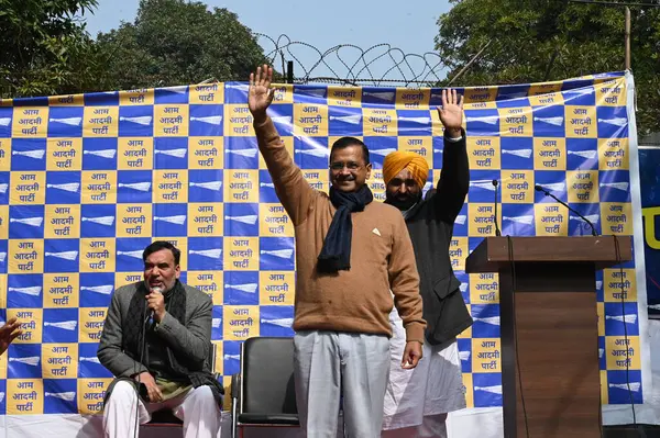 Stock image NEW DELHI, INDIA - FEBRUARY 2, 2024: Chief Minister, of Delhi Arvind Kejriwal, and Punjab CM, Sardar Bhagwant Mann, lead a protest against the BJP for rigging the Chandigarh Mayoral election at BJP National headquarters.