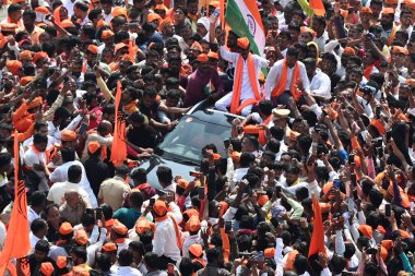 MUMBAI, INDIA - 27 Ocak 2024: Maratha lideri Manoj Jarange Patil ve destekçileri, 27 Ocak 2024 tarihinde, Mumbai, Hindistan 'da Chhatrapati Shivaji Maharaj Chowk Vashi' de toplandı.. 