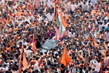 MUMBAI, INDIA - 27 Ocak 2024: Maratha lideri Manoj Jarange Patil ve destekçileri, 27 Ocak 2024 tarihinde, Mumbai, Hindistan 'da Chhatrapati Shivaji Maharaj Chowk Vashi' de toplandı.. 