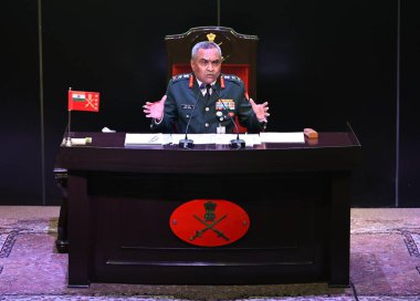 NEW DELHI, INDIA JANUARY 11, 2024: Ordu Genelkurmay Başkanı General Manoj Pande 15 Ocak 'ta Manekshaw Center Auditorium' da yapılacak yıllık basın toplantısı öncesinde bir konuşma yaptı.