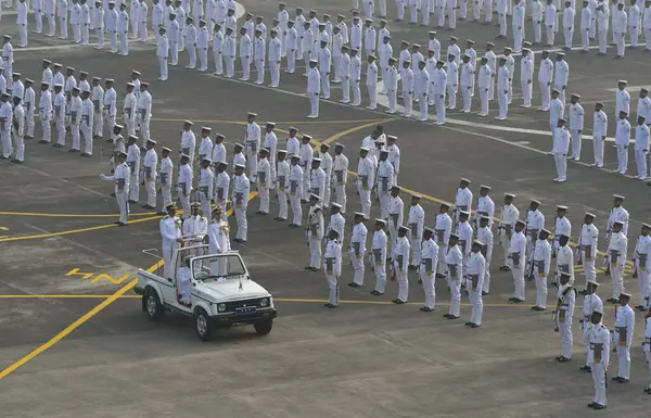 stock image MUMBAI, INDIA - JANUARY 3, 2024: Vice Adm Sanjay. J. Singh inspects the ceremonial parade upon taking over as the FOC-in-C Western Naval Command from Vice Adm Dinesh K Tripathi at INS Shikra, Colaba on January 3, 2024 in Mumbai, India.