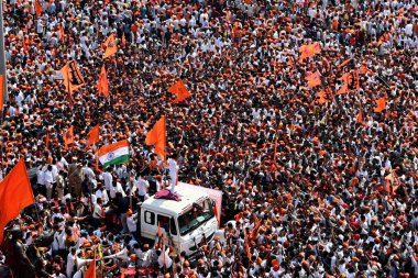 MUMBAI, INDIA - 27 Ocak 2024: Maratha lideri Manoj Jarange Patil ve destekçileri, 27 Ocak 2024 tarihinde, Mumbai, Hindistan 'da Chhatrapati Shivaji Maharaj Chowk Vashi' de toplandı.. 