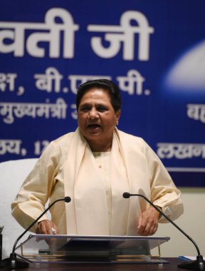 LUCKnow, INDIA - BSP Supremo Mayawati, 4 Ağustos 2024 tarihinde Hindistan 'ın Lucknow kentinde SC ST Bill ile ilgili Yüksek Mahkeme kararıyla ilgili bir basın toplantısı düzenledi.. 