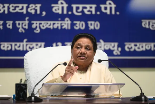 stock image LUCKNOW, INDIA - AUGUST 4: BSP Supremo Mayawati addressed a press conference regarding the Supreme Court verdict on the SC ST Bill at the BSP office, on August 4, 2024 in Lucknow, India. 