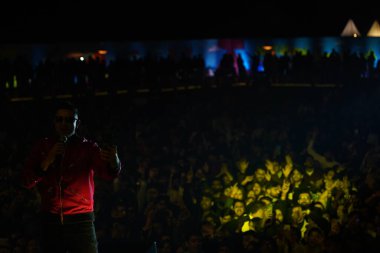 NEW DELHI, INDIA 16 ARALIK: İngiliz şarkıcı ve söz yazarı Jay Sean 16 Aralık 2023 tarihinde Hindistan 'ın Yeni Delhi şehrinde Jawaharlal Nehru Stadyumu' nda canlı performans sergiledi.