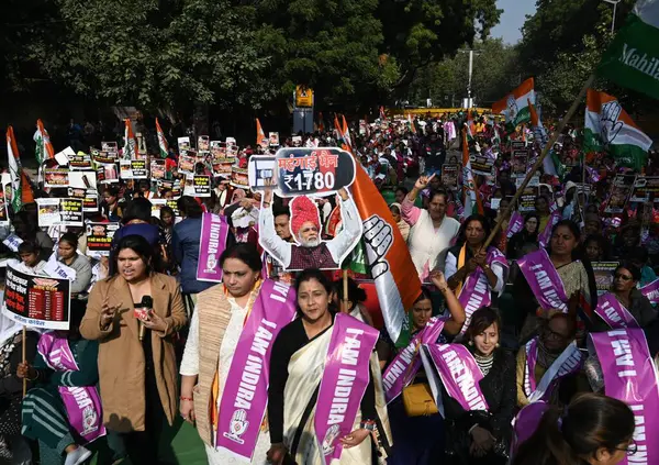 stock image NEW DELHI, INDIA  DECEMBER 18, 2023: Mahila Congress protest to 'Sansad Gherao' against hike of domestic gas cylinder and increase in crimes against women with other women related issues at Jantar Mantar, on  December 18, 2023 in New Delhi, India.