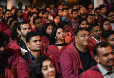 NEW DELHI, INDIA AĞUSTOS 12: Öğrenciler 12 Ağustos 2023 'te Hindistan' ın Yeni Delhi kentinde düzenlenen 54. Hint Teknoloji Enstitüsü Toplantısına katıldılar.. 