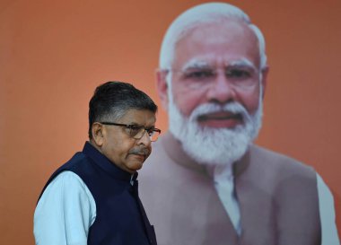 NEW DELHI, INDIA - 9 AĞUSTOS: Kıdemli BJP Lideri Ravi Shankar Prasad 9 Ağustos 2023 'te Yeni Delhi, Hindistan' da DDU Marg 'da basın toplantısı düzenledi.. 