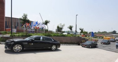 NEW DELHI, INDIA AUGust 26: Delhi Polisi ve Trafik Polisi, G20 delegeleri için G20 zirvesi öncesinde Pragati Maidan, Bharat Mandapam 'da 26 Ağustos 2023 tarihinde, Yeni Delhi, Hindistan.