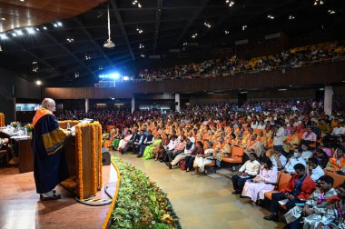NEW DELHI, INDIA AĞUSTOS 12: Öğrenciler 12 Ağustos 2023 'te Hindistan' ın Yeni Delhi kentinde düzenlenen 54. Hint Teknoloji Enstitüsü Toplantısına katıldılar.. 