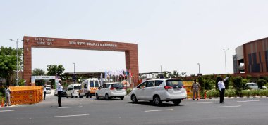 NEW DELHI, INDIA AUGust 26: Delhi Polisi ve Trafik Polisi, G20 delegeleri için G20 zirvesi öncesinde Pragati Maidan, Bharat Mandapam 'da 26 Ağustos 2023 tarihinde, Yeni Delhi, Hindistan.