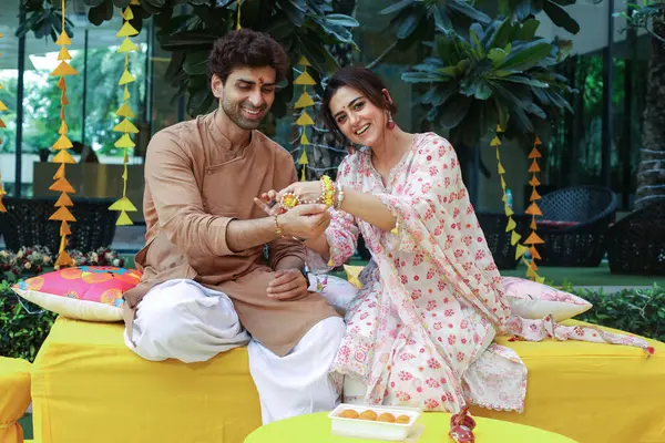 stock image NEW DELHI, INDIA  AUGUST 28, 2024: Indian actors Ridhi Dogra and Akshay Dogra celebrate Raksha Bandhan during an exclusive interview with HT City for Rakhi festival special shoot